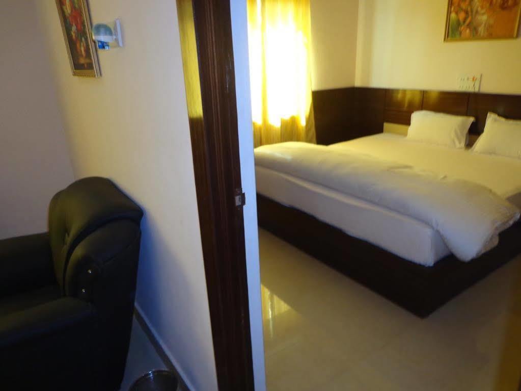 Hotel Om International Bodh Gaya Exterior photo